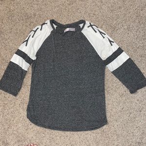 Women’s sz lg new boundaries 3/4 sleeve baseball tee like new super soft